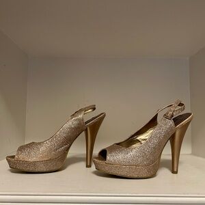 Madden Girl Gold Glitter Heels, Size 7 1/2.